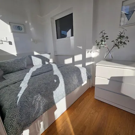 Stayinn Zentrum Sued Mit Kueche, Waschmaschine, Bad, Wifi, Flat Tv Usw לייפציג